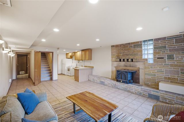2529 S 304th Street, Federal Way, WA 98003