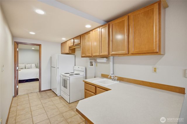 2529 S 304th Street, Federal Way, WA 98003