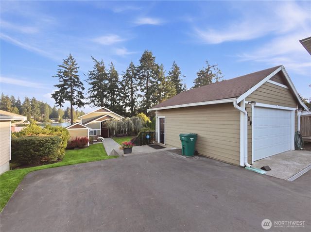 2529 S 304th Street, Federal Way, WA 98003