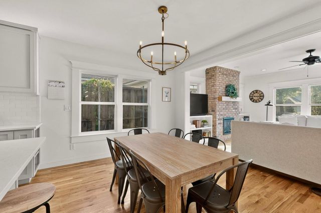 835 S Edgefield Avenue, Dallas, TX 75208