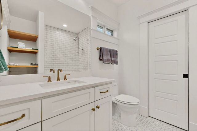 835 S Edgefield Avenue, Dallas, TX 75208