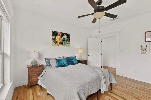 835 S Edgefield Avenue, Dallas, TX 75208