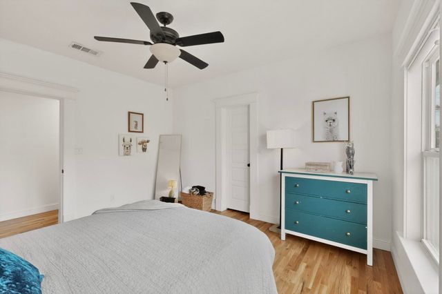 835 S Edgefield Avenue, Dallas, TX 75208