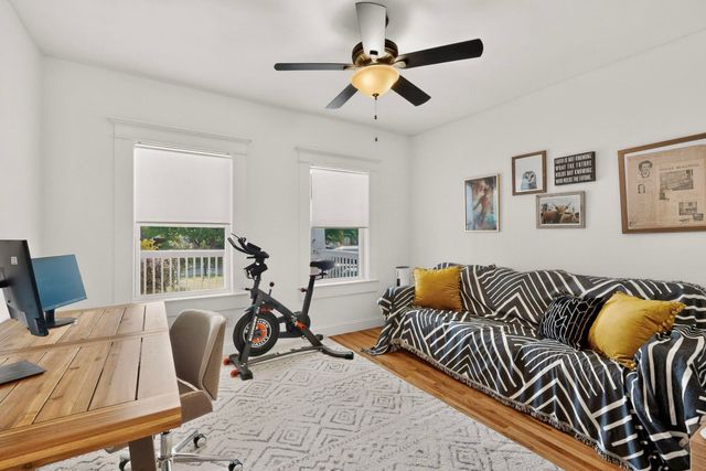 835 S Edgefield Avenue, Dallas, TX 75208