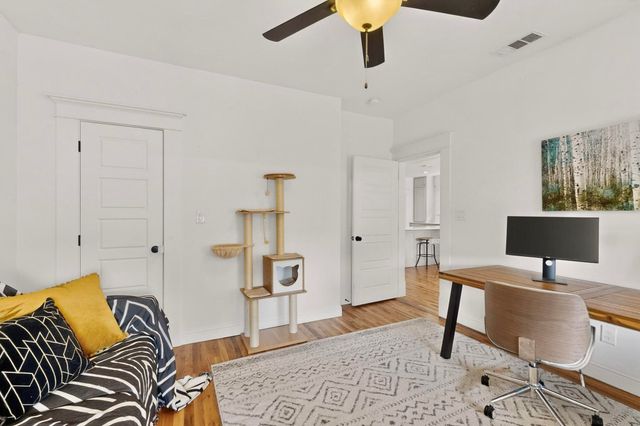 835 S Edgefield Avenue, Dallas, TX 75208