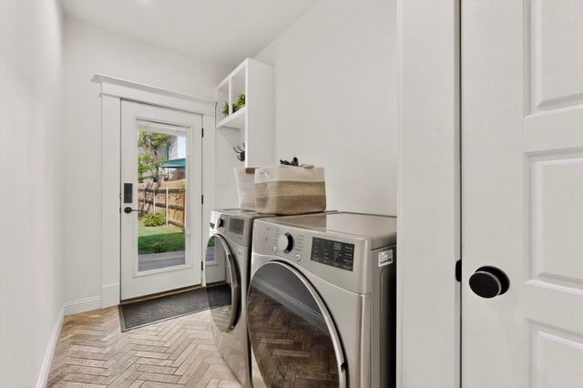 835 S Edgefield Avenue, Dallas, TX 75208