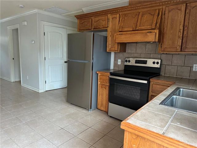 1504 E Quail Street, Pharr, TX 78577