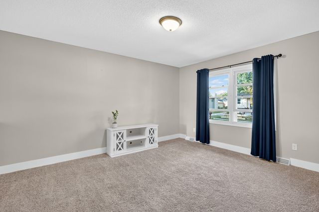 219 NW Calista Court, Grimes, IA 50111