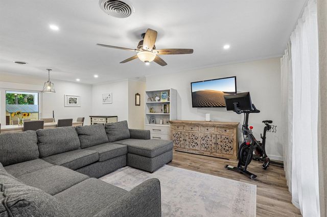 500 SE 8th Avenue, Deerfield Beach, FL 33441