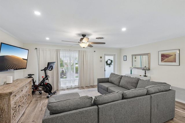 500 SE 8th Avenue, Deerfield Beach, FL 33441