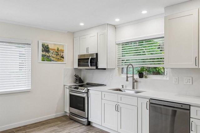 500 SE 8th Avenue, Deerfield Beach, FL 33441
