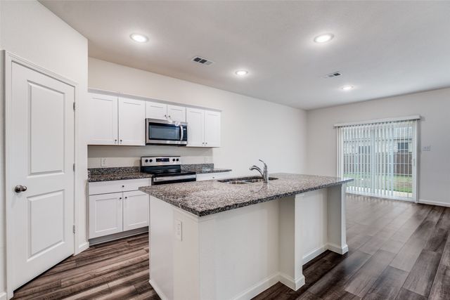 2621 Sagebrush Drive, Glenn Heights, TX 75154