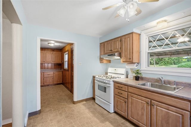 130 Old Lebanon Church Rd, Pleasant Hills, PA 15236