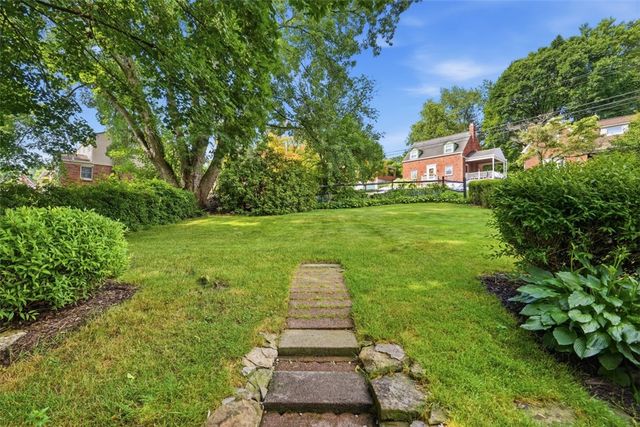 130 Old Lebanon Church Rd, Pleasant Hills, PA 15236