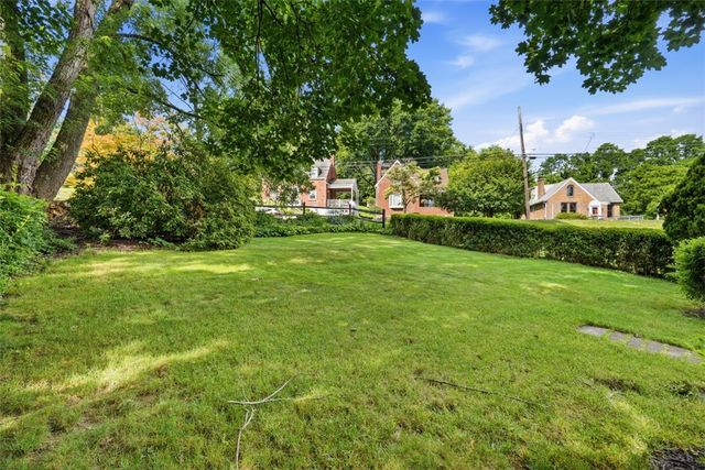 130 Old Lebanon Church Rd, Pleasant Hills, PA 15236