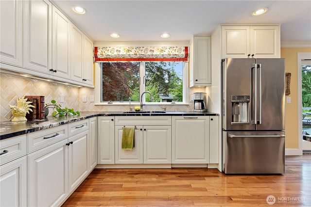 6771 81st Avenue SE, Mercer Island, WA 98040