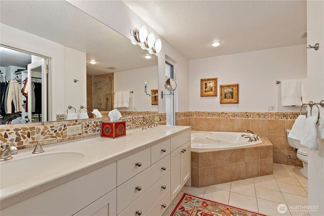 6771 81st Avenue SE, Mercer Island, WA 98040