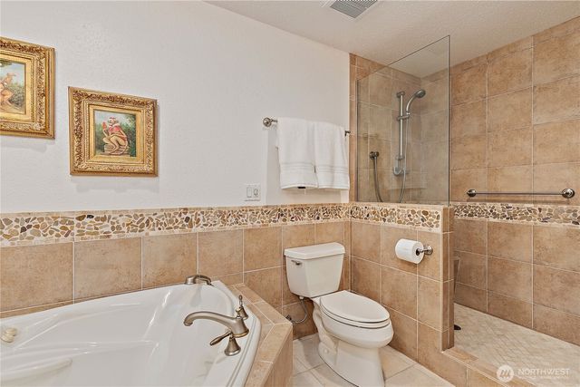 6771 81st Avenue SE, Mercer Island, WA 98040