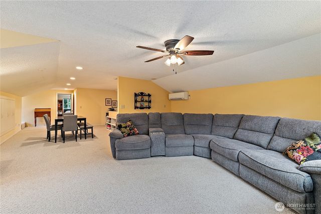 6771 81st Avenue SE, Mercer Island, WA 98040