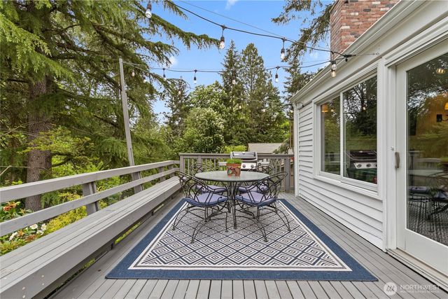 6771 81st Avenue SE, Mercer Island, WA 98040