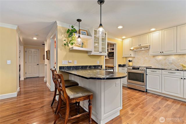 6771 81st Avenue SE, Mercer Island, WA 98040