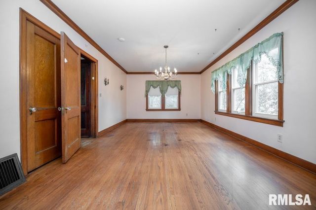 126 HIGHLAND Street, East Peoria, IL 61611