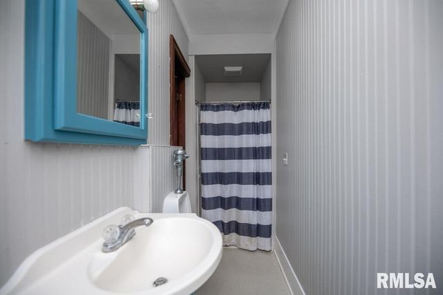 126 HIGHLAND Street, East Peoria, IL 61611