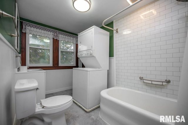 126 HIGHLAND Street, East Peoria, IL 61611