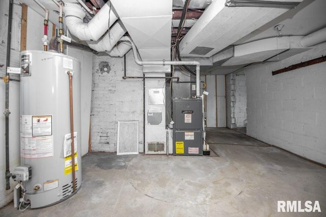 126 HIGHLAND Street, East Peoria, IL 61611