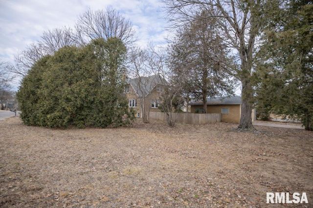 126 HIGHLAND Street, East Peoria, IL 61611