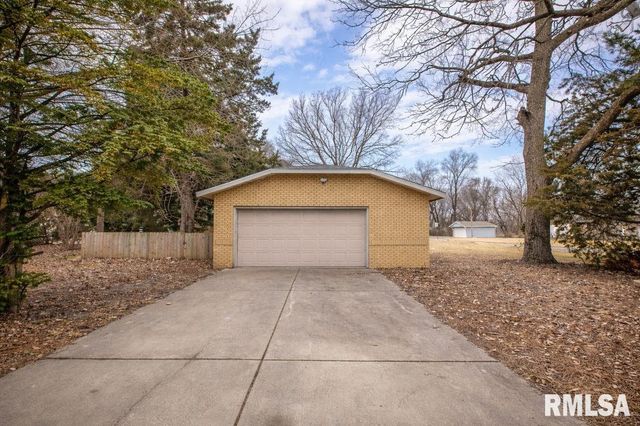 126 HIGHLAND Street, East Peoria, IL 61611