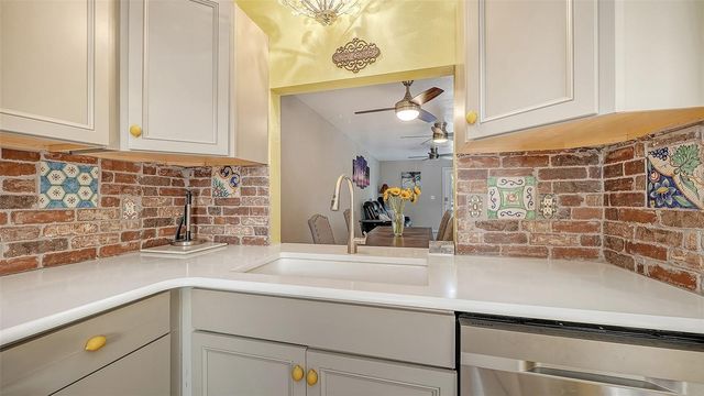 6921 HOLMES BOULEVARD, Holmes Beach, FL 34217