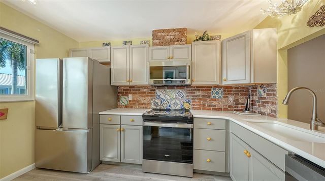 6921 HOLMES BOULEVARD, Holmes Beach, FL 34217