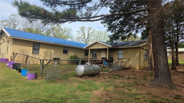 38114 Harmon Road, Wister, OK 74966