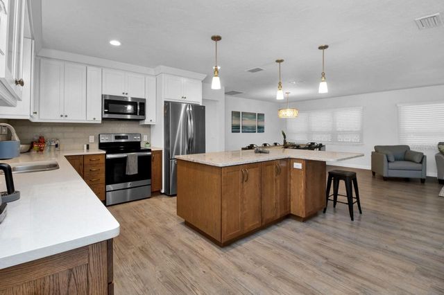 1208 DE NARVAEZ AVENUE, Bradenton, FL 34209