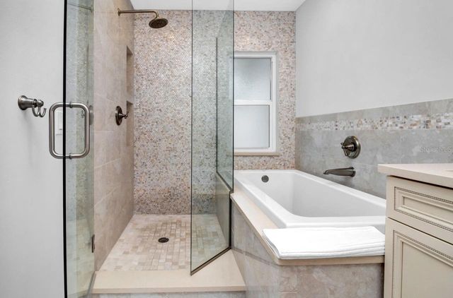 1208 DE NARVAEZ AVENUE, Bradenton, FL 34209