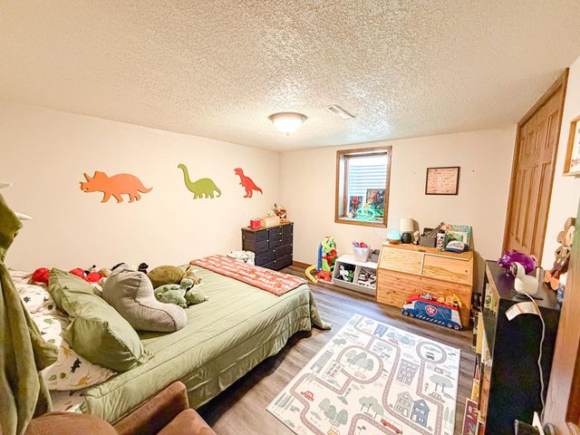 1612 1st St SE, Minot, ND 58701