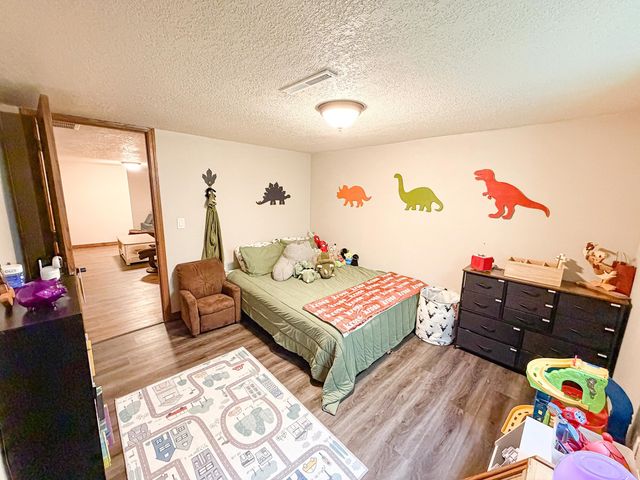 1612 1st St SE, Minot, ND 58701