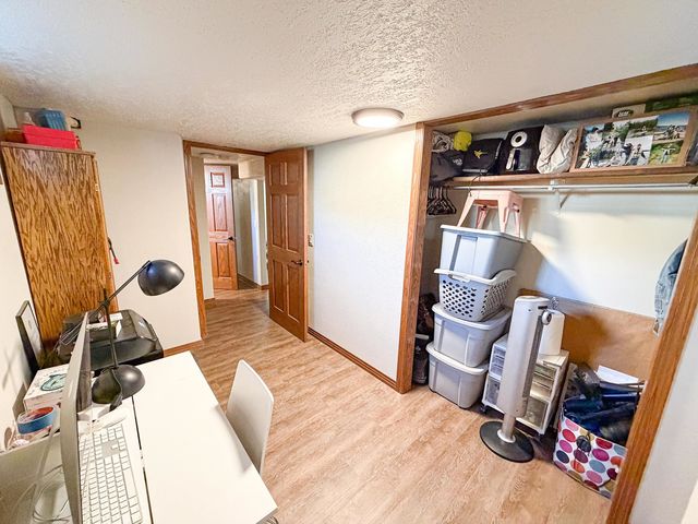 1612 1st St SE, Minot, ND 58701