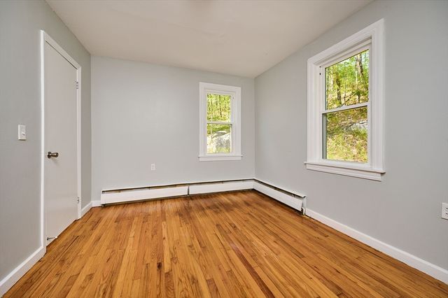 140 Amherst Rd, Belchertown, MA 01007
