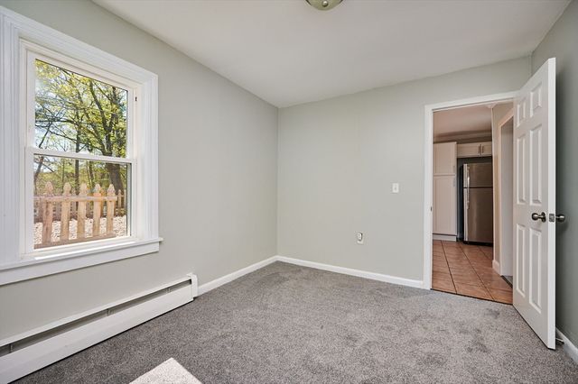 140 Amherst Rd, Belchertown, MA 01007