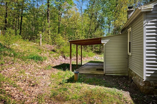 140 Amherst Rd, Belchertown, MA 01007