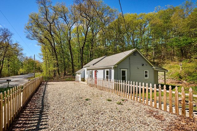 140 Amherst Rd, Belchertown, MA 01007