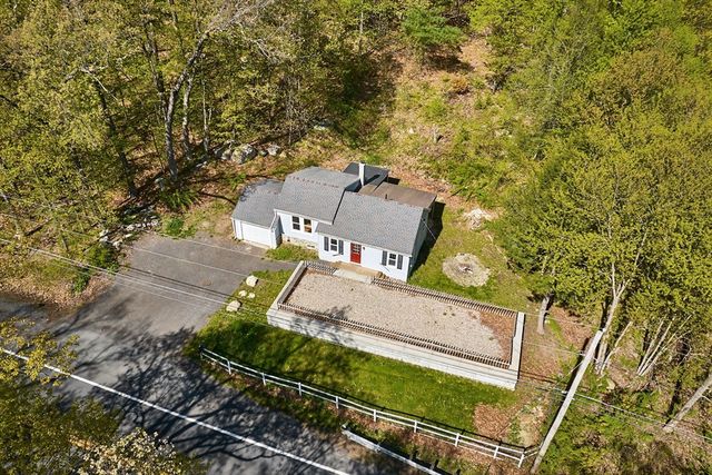 140 Amherst Rd, Belchertown, MA 01007