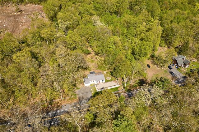 140 Amherst Rd, Belchertown, MA 01007