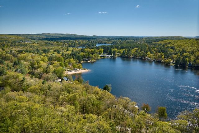 140 Amherst Rd, Belchertown, MA 01007