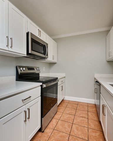 140 Amherst Rd, Belchertown, MA 01007