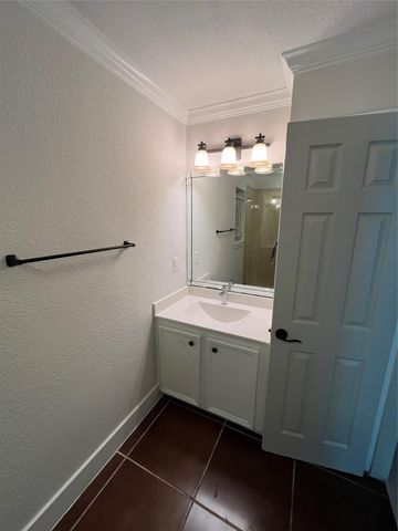 2315 Langley Road, Houston, TX 77093