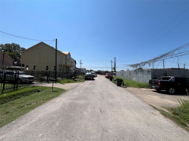 2315 Langley Road, Houston, TX 77093