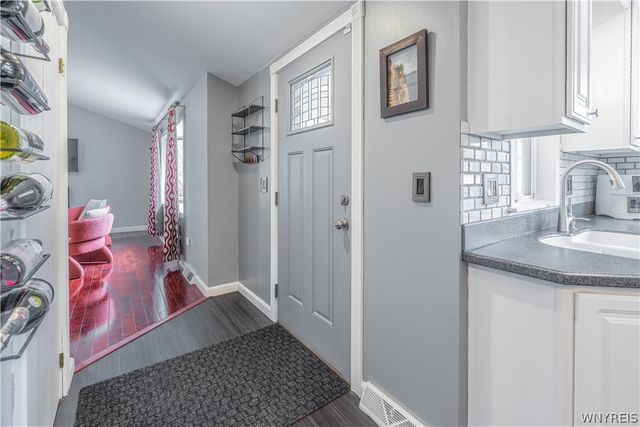 100 Pennsylvania Avenue, Lockport City, NY 14094